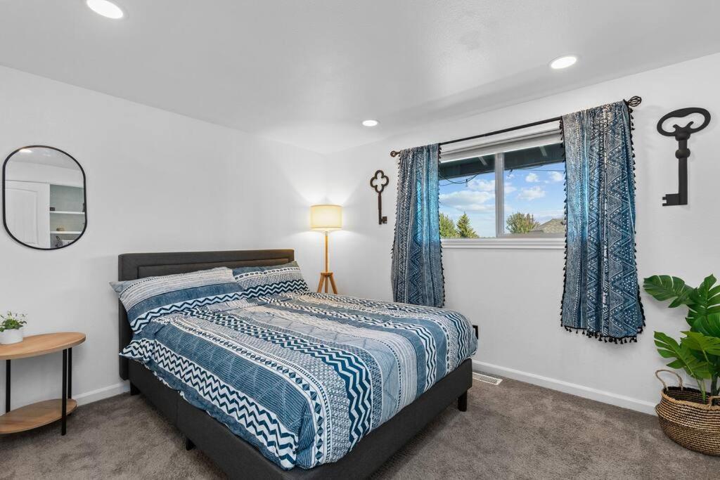 Apartment Retreat W/ Mountian Views *