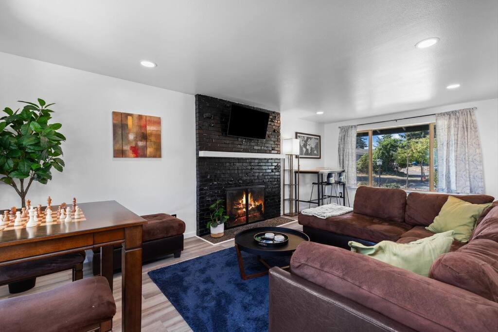 Apartment Retreat W/ Mountian Views