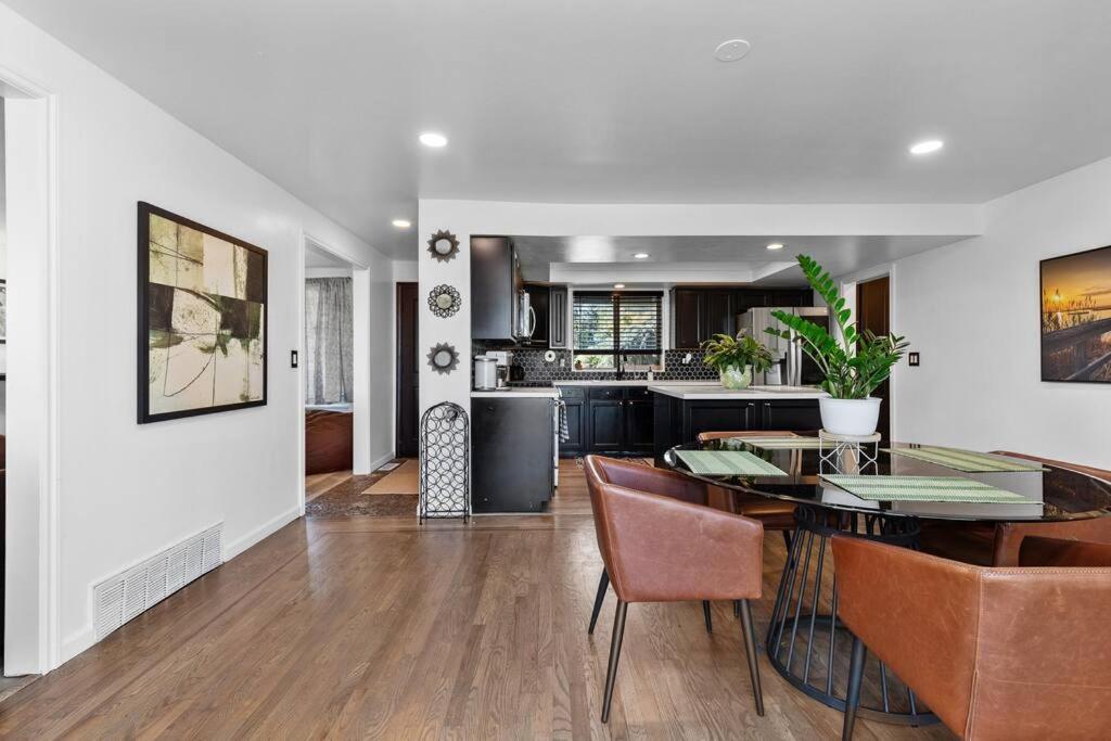 Retreat W/ Mountian Views